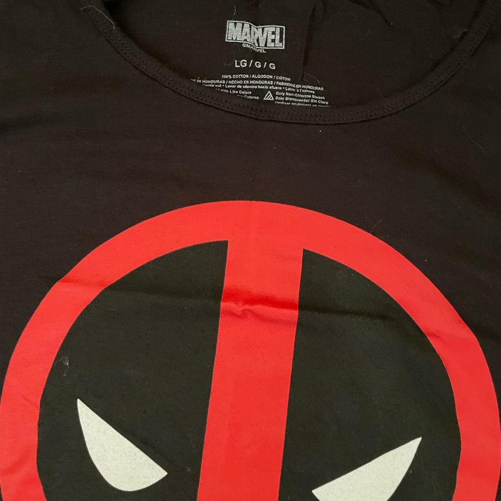 Marvel Deadpool Tank - Picture 2 of 2